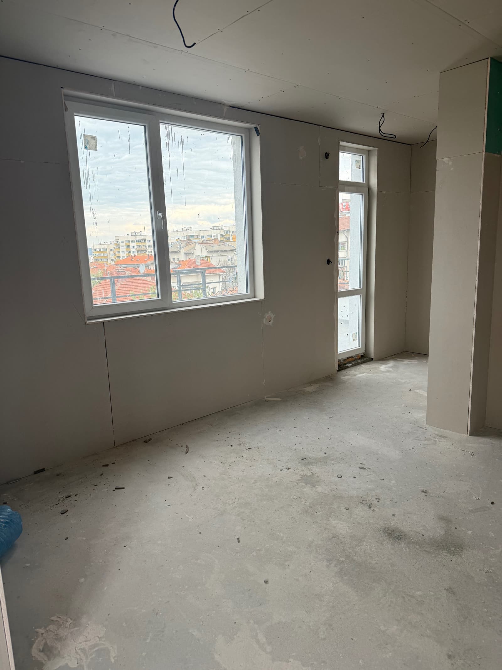 ПРОДАВА 3-СТАЕН АПАРТАМЕНТ - Продажба в Плевен